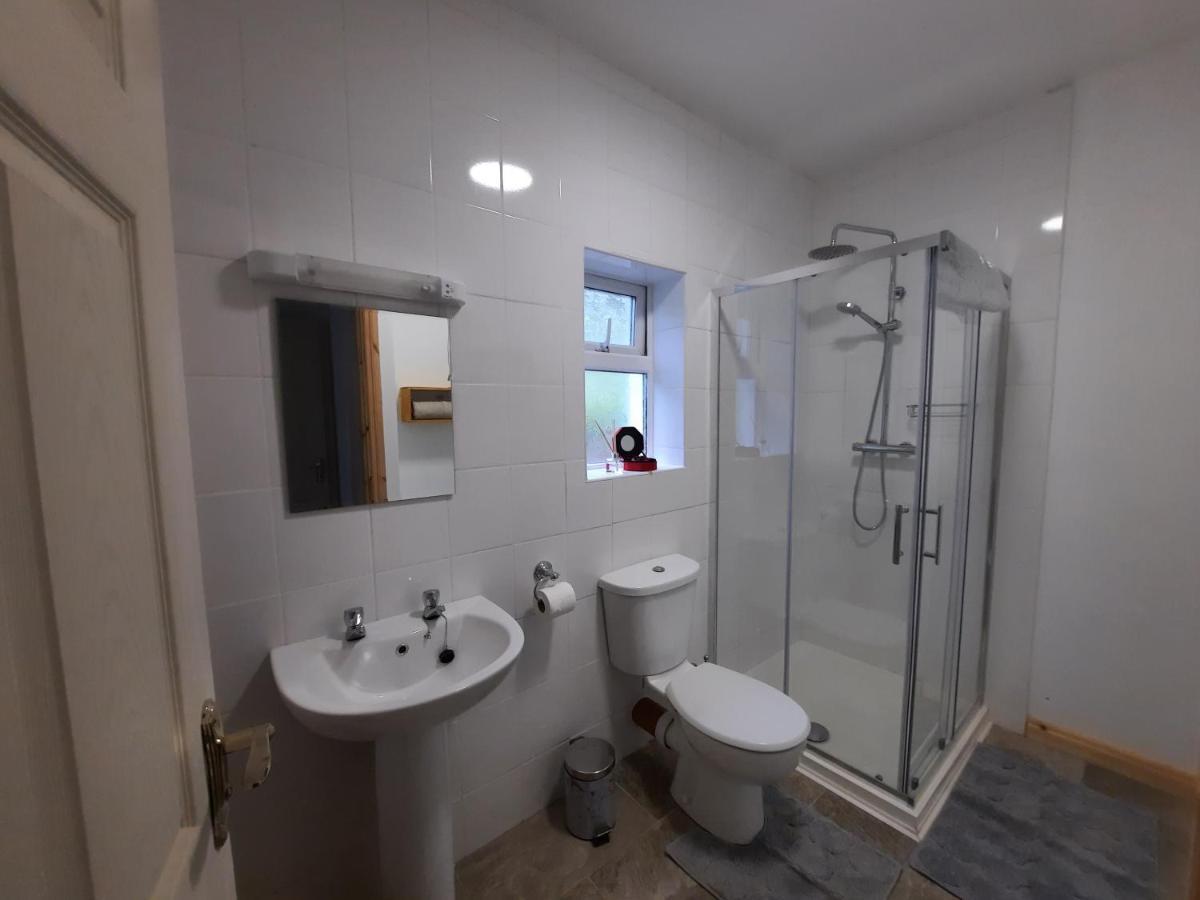 Conneelys Cottage, Connemara, Clifden, H71Y096 外观 照片