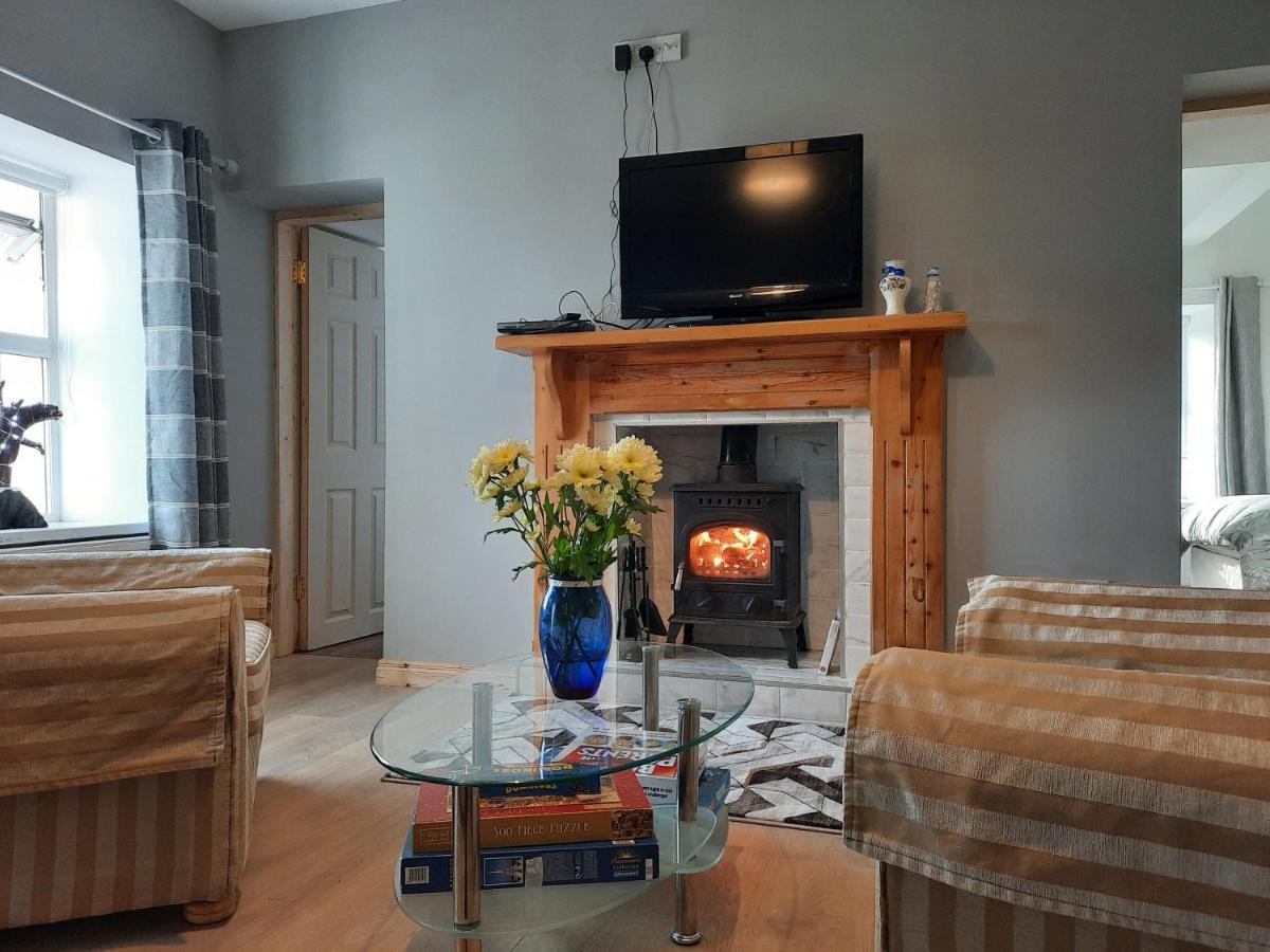 Conneelys Cottage, Connemara, Clifden, H71Y096 外观 照片